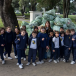 Eco-caminata: alumnos recorrieron el Parque 9 de Julio para recolectar residuos y promover el reciclaje