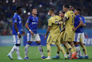 Bochorno en la Libertadores: incidentes entre Boca y Cruzeiro tras el pitazo final