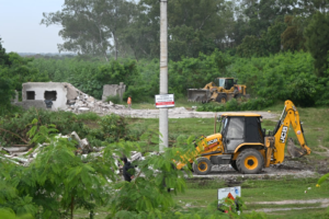 El Gobierno de Tucumán avanzó con la demolición de construcciones ilegales sobre tierras fiscales en la ribera del Río Salí.