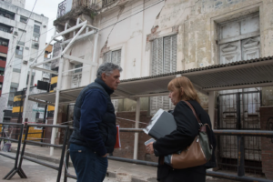 Aceleran las tareas preventivas y de reparación en un edificio para habilitar el tránsito en Mendoza al 200