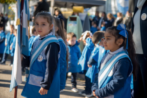La comunidad educativa del Jardín de Infantes Municipal Semillita conmemoró el Día del Himno Nacional Argentino