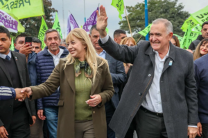 Rossana Chahla y Osvaldo Jaldo inauguraron una obra vial clave para la conectividad urbana en el sureste de la capital