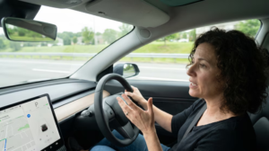 Autos inteligentes: la integración de Google Gemini permite controlar el coche con la voz