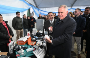 Jaldo entregó equipamiento sanitario por más de $2.800 millones