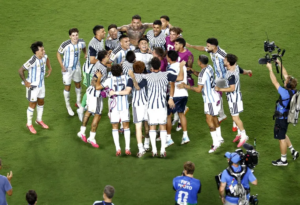 La Selección argentina se mide con Inglaterra en busca de una nueva final: hora, TV y streaming