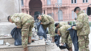 Plaza de Mayo: retiraron las piedras del memorial por el operativo de la final del Mundial