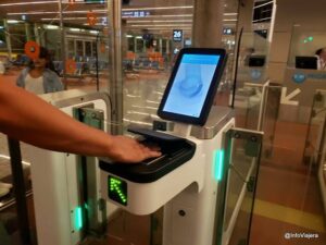 Crece la incertidumbre entre los argentinos que tramitan su residencia en Estados Unidos ante demoras y mayores controles