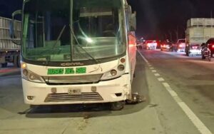 Una adolescente de 17 años falleció tras chocar contra un colectivo en la Ruta 38 a la altura de Famaillá