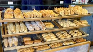 Panaderías tucumanas aumentarán hasta un 10% las especialidades, pero congelan el precio del pan francés