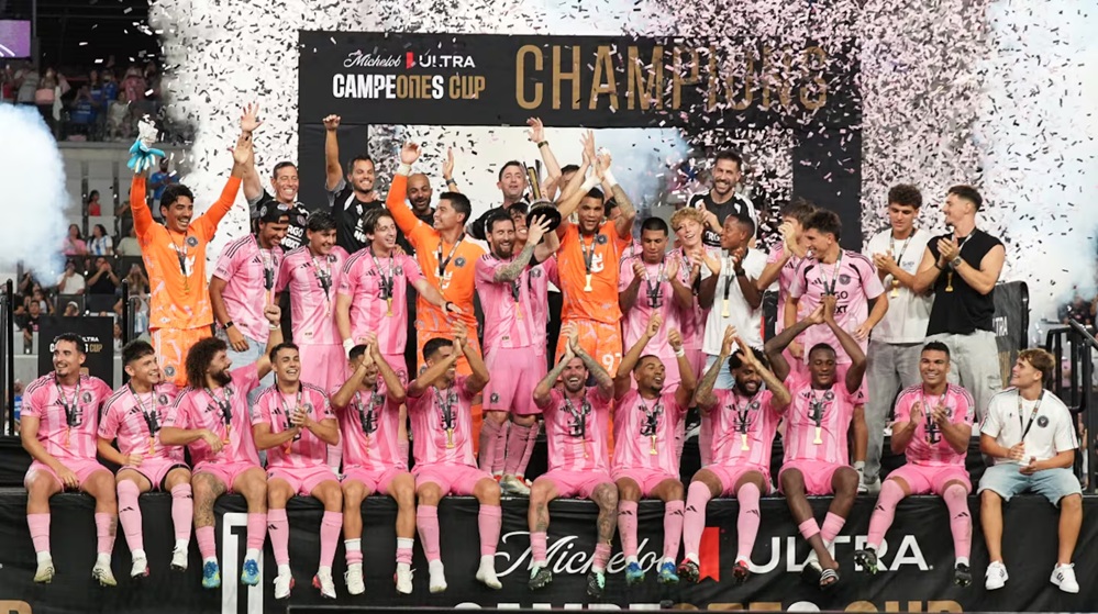 Inter Miami, con una noche histórica de Lionel Messi, venció 2-0 a Cruz Azul y se consagró campeón de la Campeones Cup