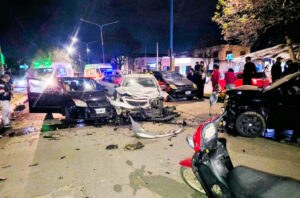 Choque múltiple en avenida Ejército del Norte dejó tres heridos hospitalizados tras el desperfecto de una moto