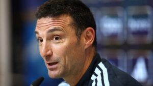 Scaloni oficializó el nuevo orden de capitanes en la Selección argentina tras el retiro de Messi