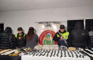 Secuestran más de cuatro kilos y medio de marihuana y demoran a tres personas tras un allanamiento
