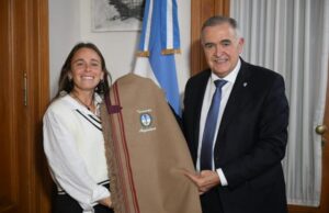 Victoria Sauze, histórica: el Gobierno tucumano reconoció a la campeona del mundo con Las Leonas