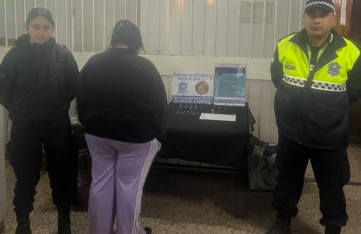 Demoran a una mujer que intentó ingresar estupefacientes ocultos en comida a una comisaría de la capital