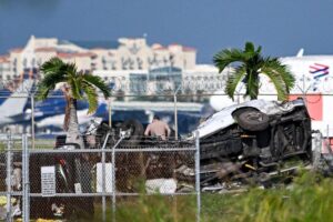 Accidente aéreo en Miami: hallaron las cajas negras del avión de carga y confirmaron que las cinco víctimas fatales estaban en tierra