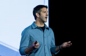 Histórico relevo en Apple: John Ternus asume como nuevo CEO promete una era dominada por la inteligencia artificial