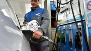 Tensión en el surtidor: YPF aplicó un incremento del 1% en los combustibles y así quedaron los precios en Tucumán