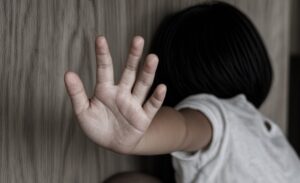 Conmoción en la región: una nena de 10 años cursaba un embarazo de seis meses tras ser abusada por su padrastro