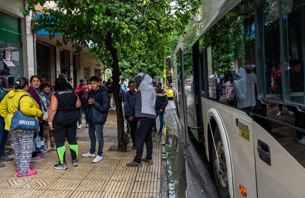 Fin de la temporada citrícola en Tucumán: 20 mil trabajadores golondrina buscan viajar a otras provincias y piden transporte gratuito