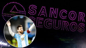 Sancor Seguros desató una ola de críticas y silbidos por colar su logo en el show de drones para Lionel Messi