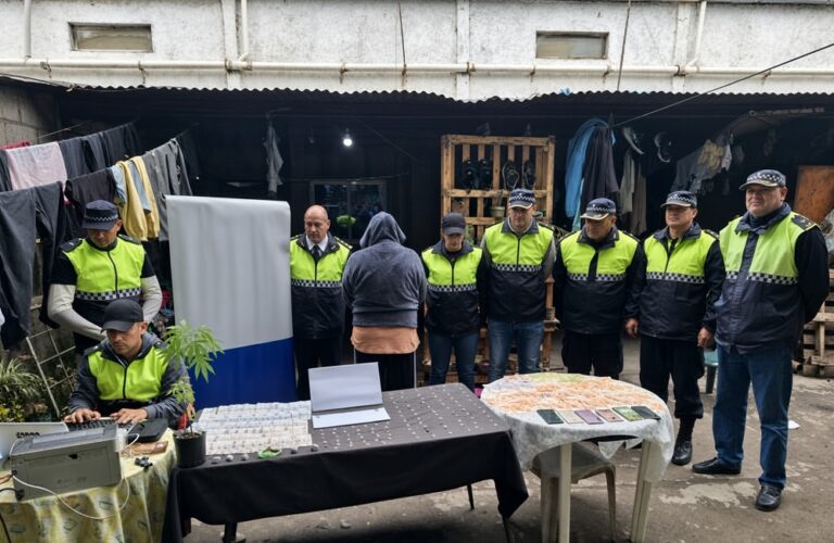 Investigaban el robo de una moto en Concepción y descubrieron un búnker de venta de drogas: hay dos detenidos
