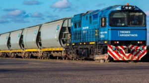 Trenes de carga, centrales nucleares y represas: el plan del Gobierno para recaudar 1.500 millones de dólares antes de 2027
