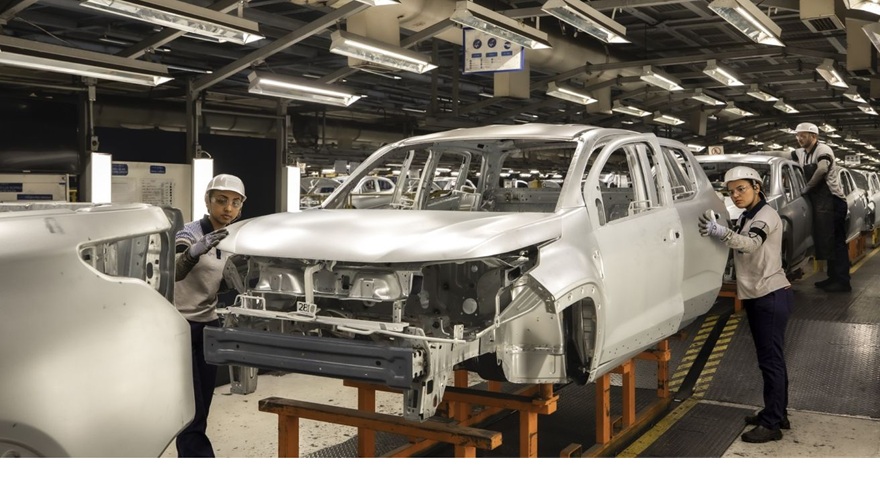 Stellantis frenó la producción de Fiat y Peugeot con suspensiones masivas y vacaciones adelantadas